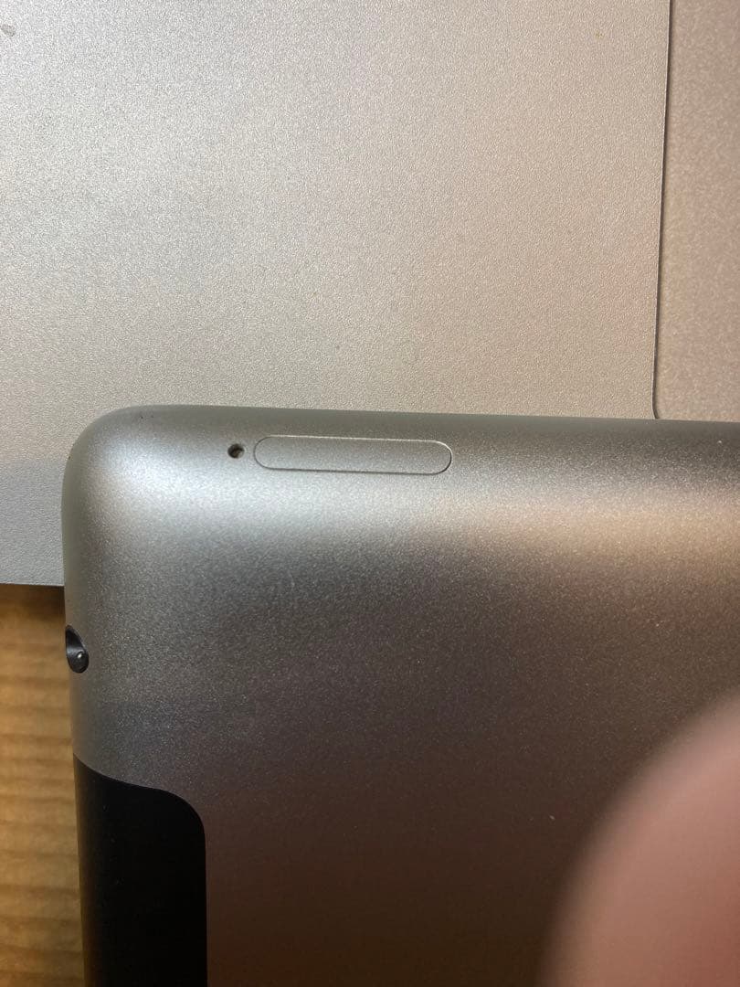 iPad本体 iPad2 16GB Wi-Fi + Cellular