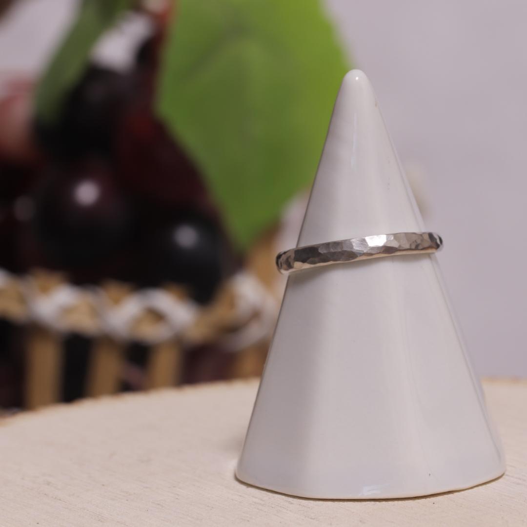 【にょん　平打ち鎚目3.5mm　ペア】槌目リング 3mm幅 ピンキーリング