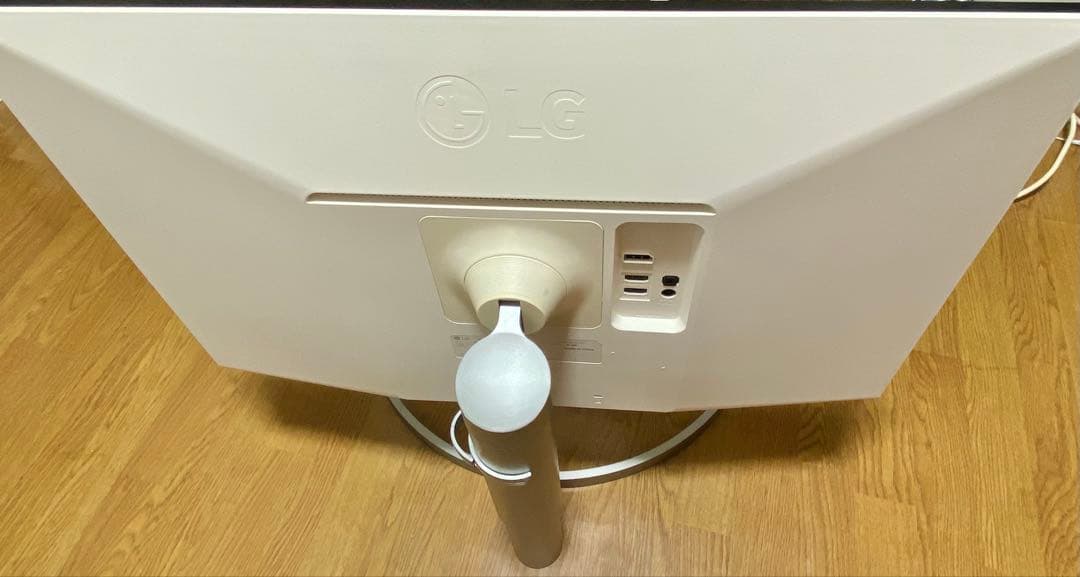 LG 27UL550-W 27インチIPS 4Kモニター