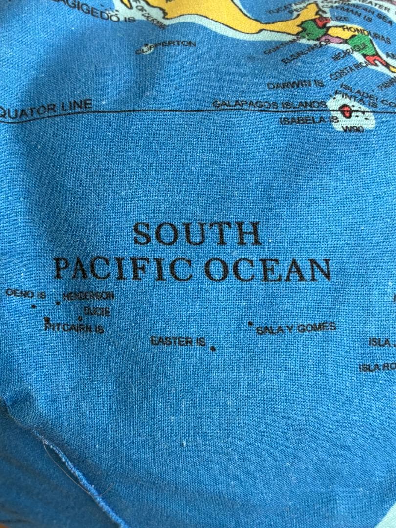 HUGG A PLANET　地球儀クッション　EARTH STUFFED TOY