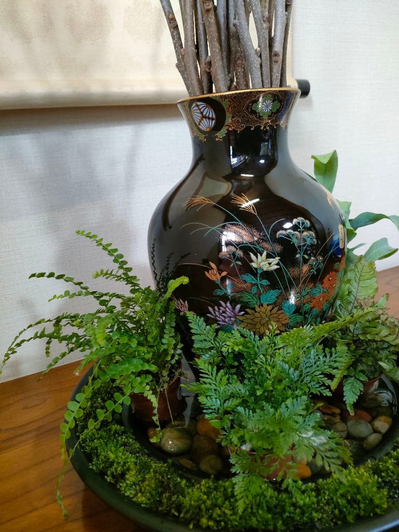 自作苔リング観葉植物＋花瓶（美濃焼　山治陶苑　正峯窯）で床の間に癒しを