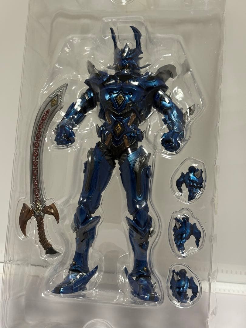 牙狼　魔戒可動　雷鳴騎士　バロン　フィギュア