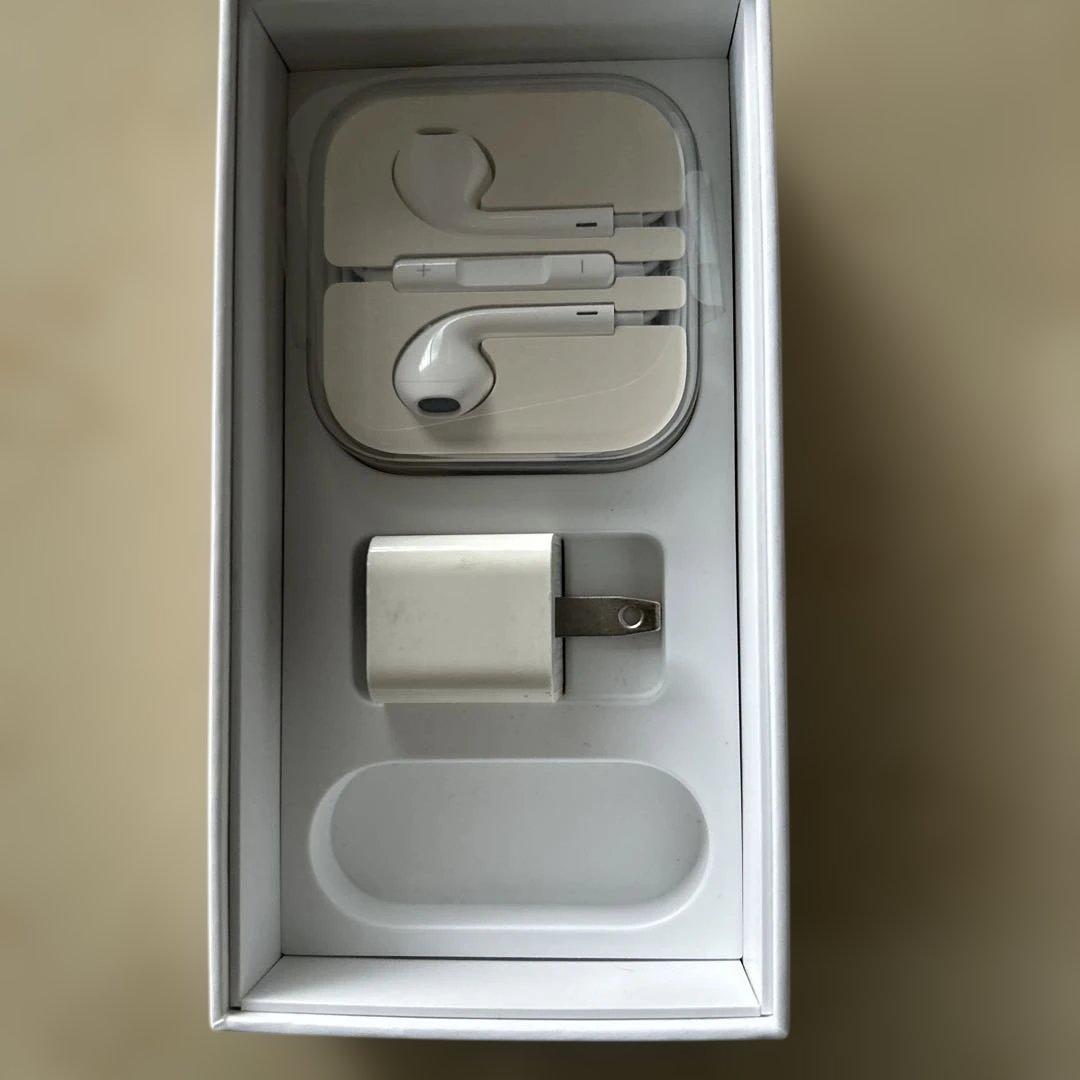 Apple iPhone 6 シルバー 本体64GB