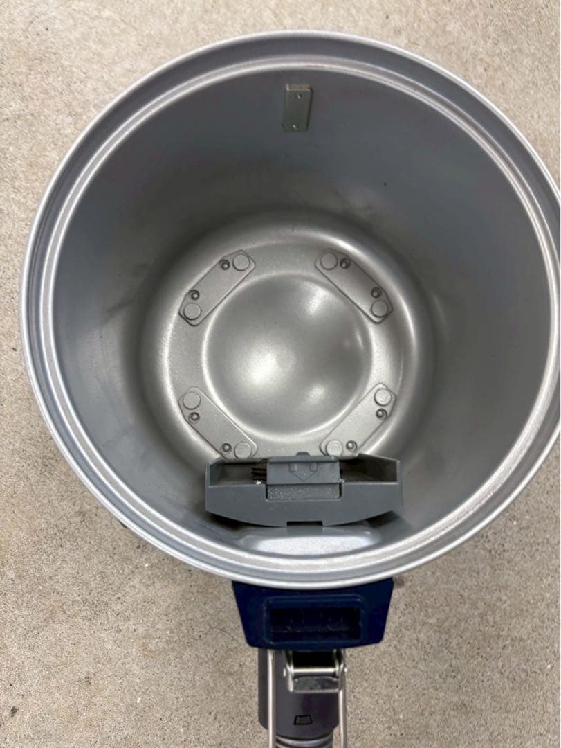 キャニスター型掃除機 シルバー　Panasoniパナソニック