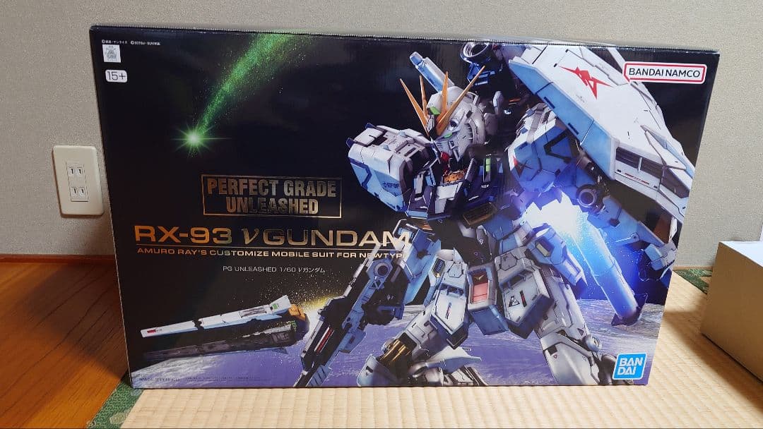 PG UNLEASHED 1/60 νガンダム完成品+LED組込み+　箱+おまけ