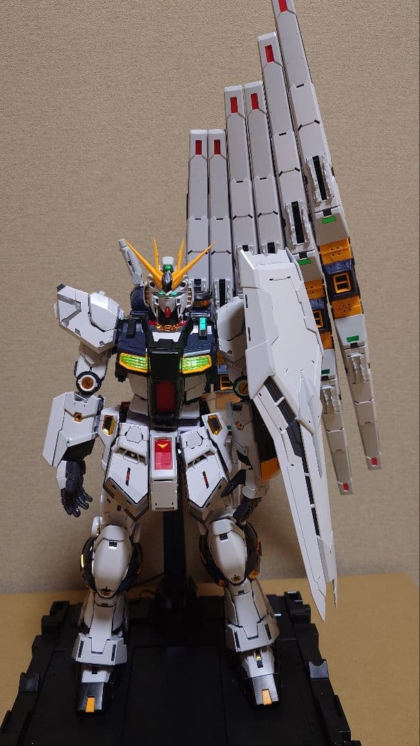 PG UNLEASHED 1/60 νガンダム完成品+LED組込み+　箱+おまけ