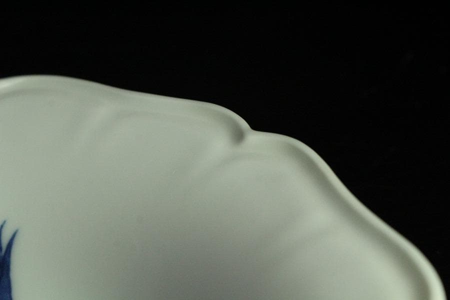 人間国宝 十二代 今泉今右衛門 作 色鍋島薔薇絵飾皿 共箱(K-ZE373)