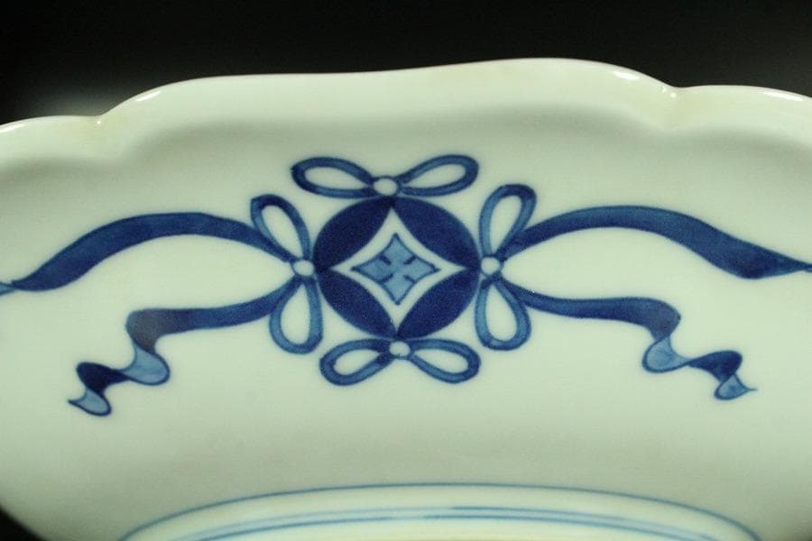 人間国宝 十二代 今泉今右衛門 作 色鍋島薔薇絵飾皿 共箱(K-ZE373)