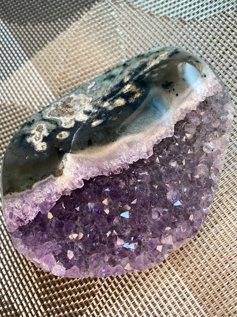 アメジスト クラスター 紫水晶 原石　瑪瑙母岩　高品質　紫水晶カッサ　195g