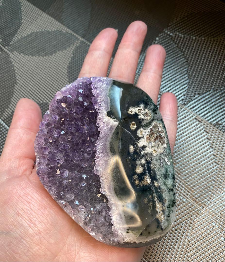 アメジスト クラスター 紫水晶 原石　瑪瑙母岩　高品質　紫水晶カッサ　195g