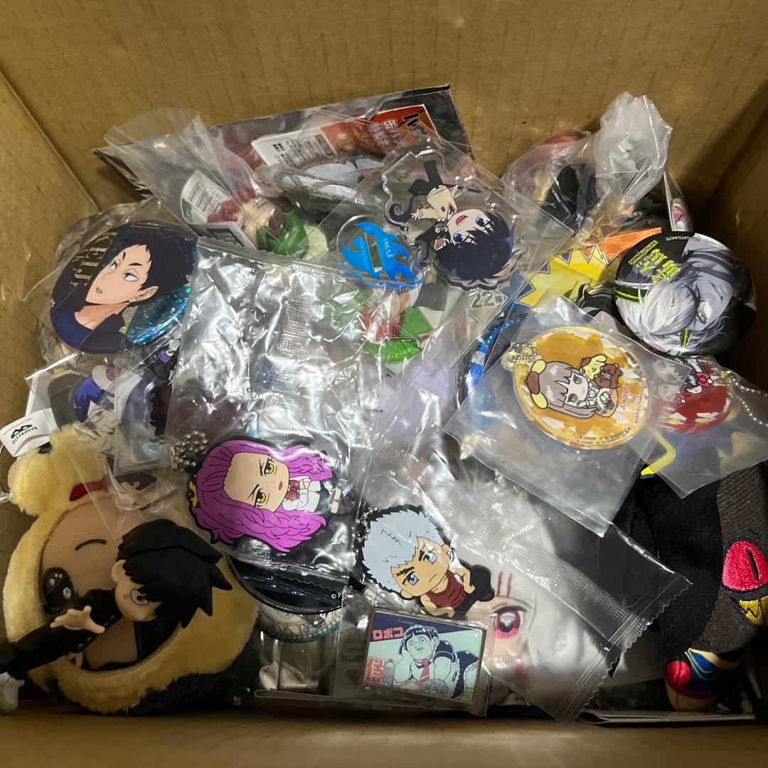 アニメ　まとめ売り　缶バッジ　アクスタ　キーホルダー　大量　約160点以上