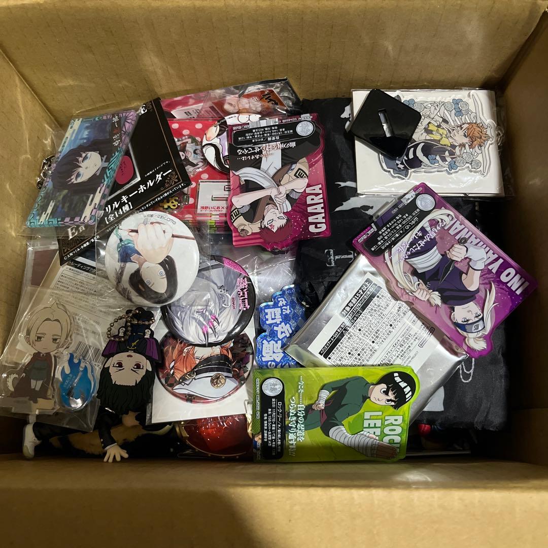 アニメ　まとめ売り　缶バッジ　アクスタ　キーホルダー　大量　約160点以上