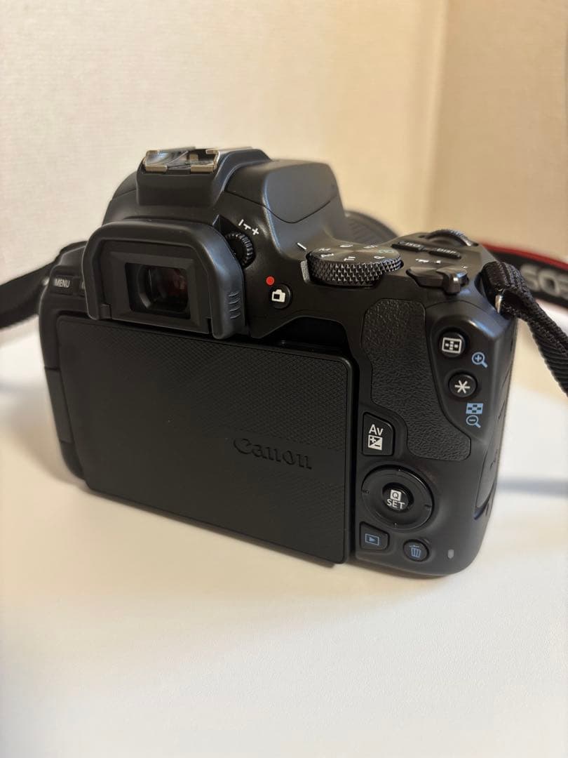 ジ*イ様 Canon EOS kiss x10 デジタル一眼レフカメラ