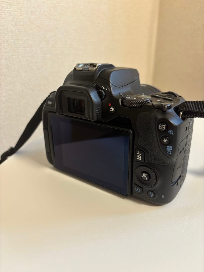 ジ*イ様 Canon EOS kiss x10 デジタル一眼レフカメラ