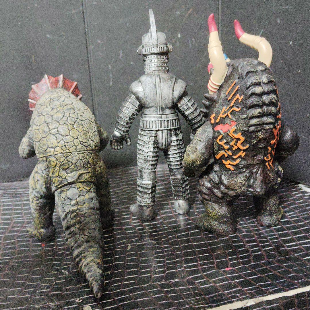 ウルトラ怪獣現行ソフビカプセル怪獣3体セット（ミクラス.アギラ.ウインダム）