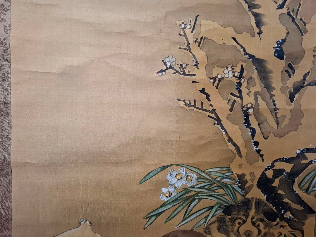 掛け軸　箱書は雪中花鳥図　桐箱