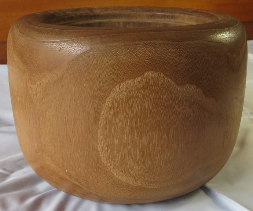 桐「削り出し丸火鉢・植栽鉢へも」　一対（２台）