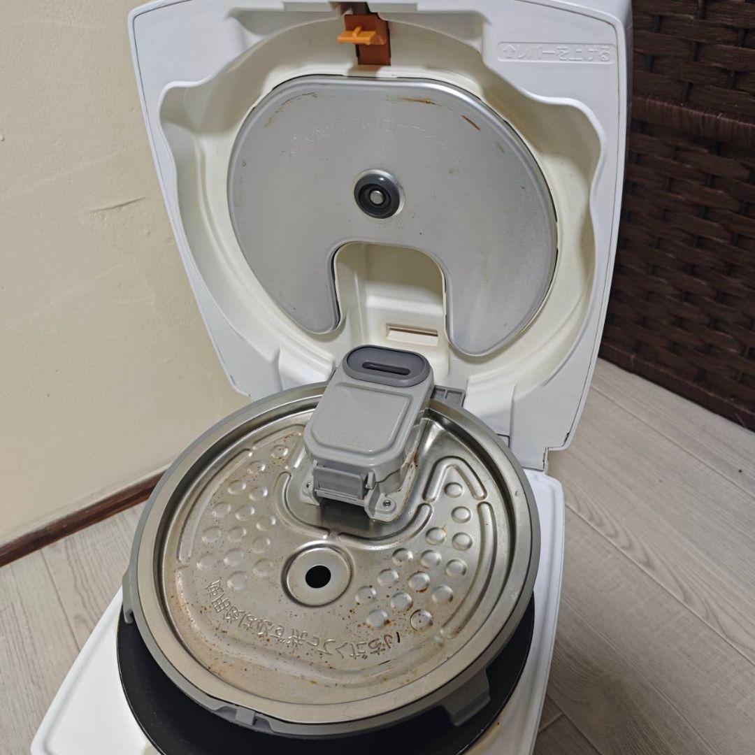 MITSUBISHI 三菱 IH炊飯器 NJ-VV106-W（5.5合）