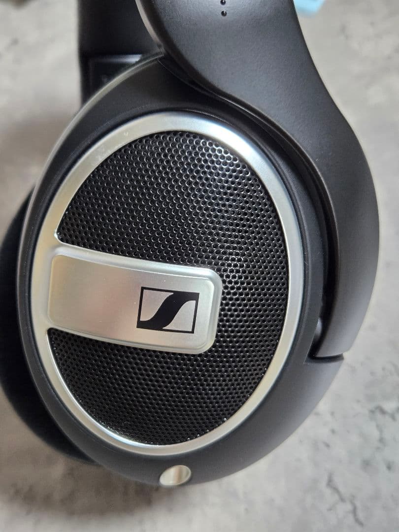 ヘッドホン Sennheiser HD 599SE