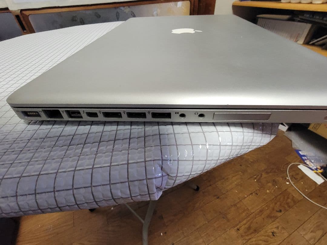 Apple MacBook Pro シルバー