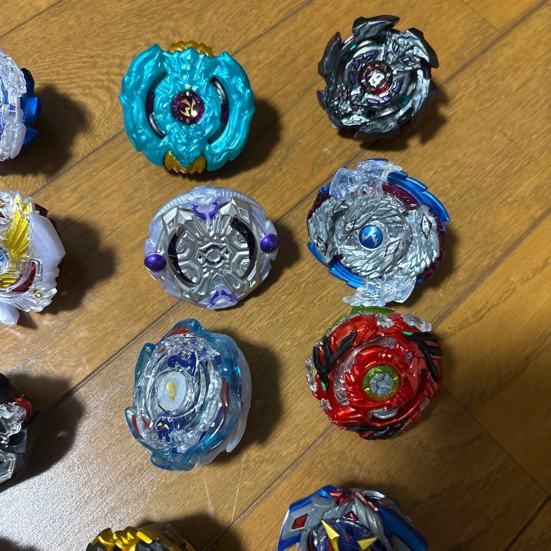 ベイブレードバーストまとめ売り、ランチャー付き