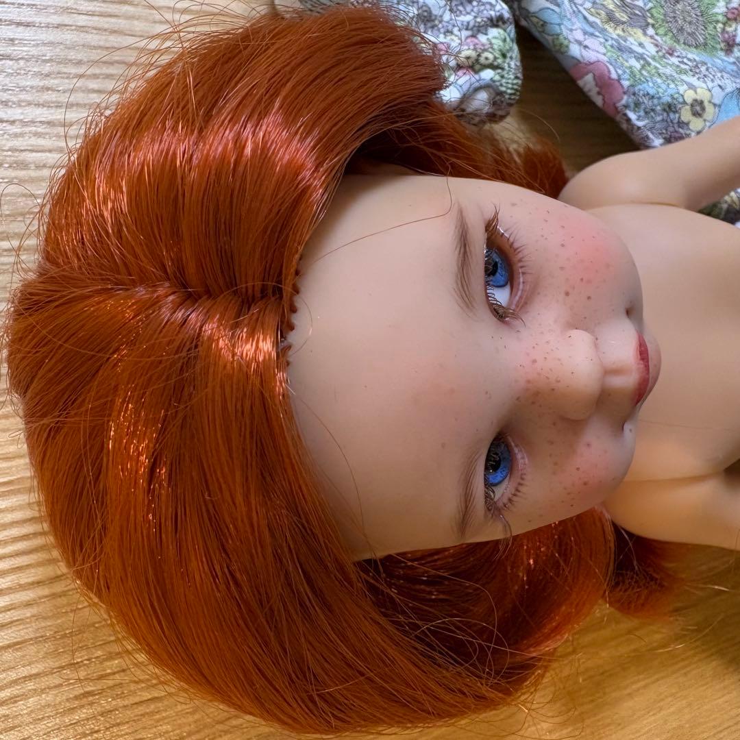 パオラレイナ ドール (お洋服・靴付き)