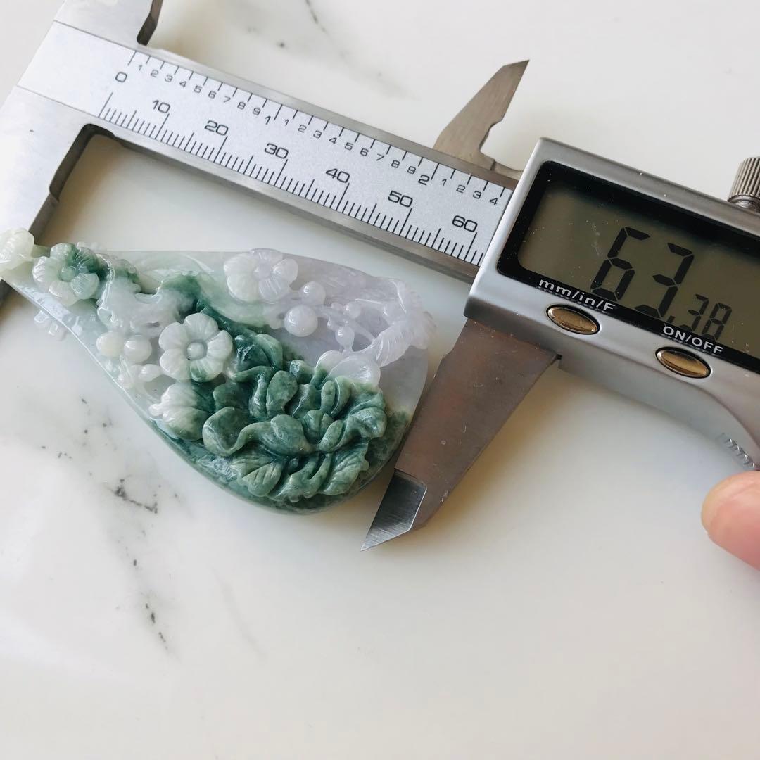 【P300-003】翡翠　ペンダントトップ　ミャンマー産　カービング　一点もの