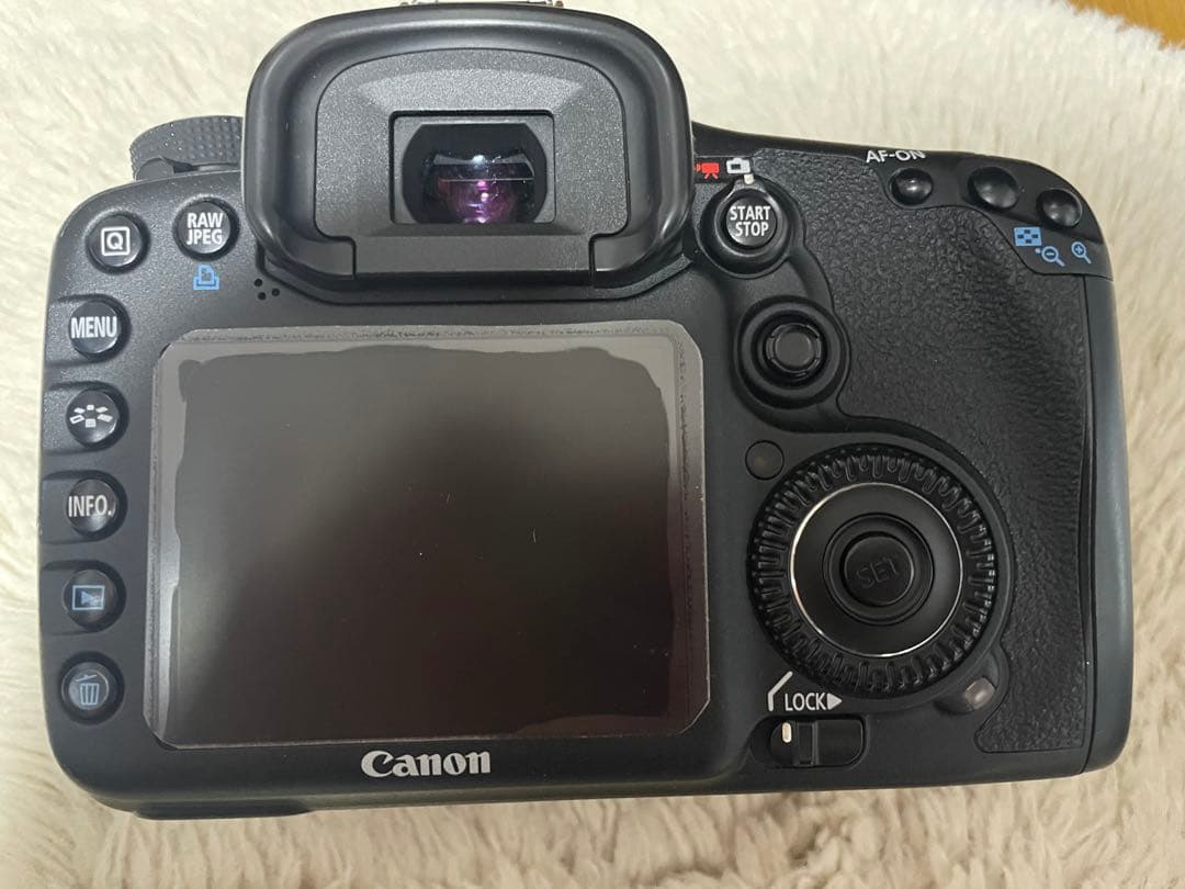 Canon EOS 7D 本体　美品／レンズ・カードリーダー・ストロボ・カバー付