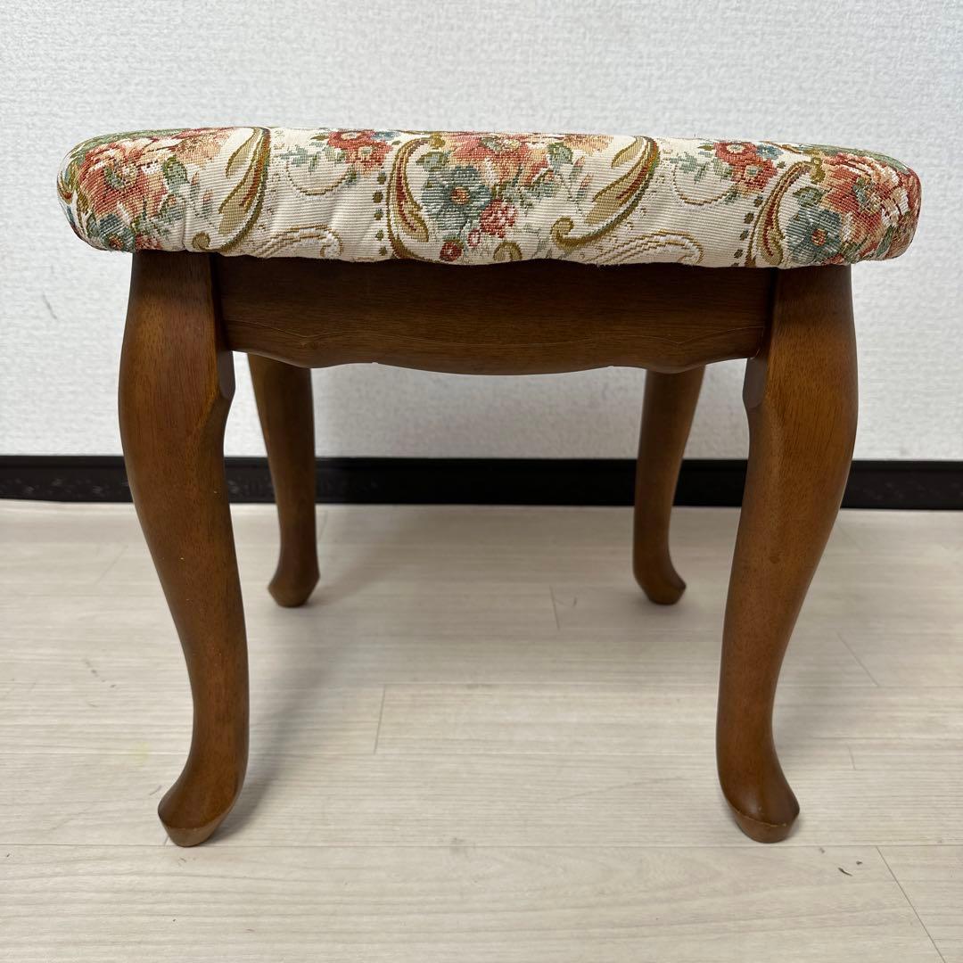 【展示品】ゴブラン織 花柄 スツール オットマン レトロモダン 猫脚 i4※