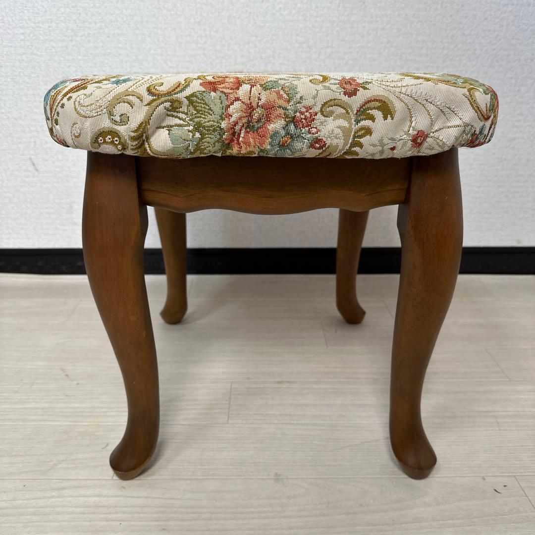 【展示品】ゴブラン織 花柄 スツール オットマン レトロモダン 猫脚 i4※