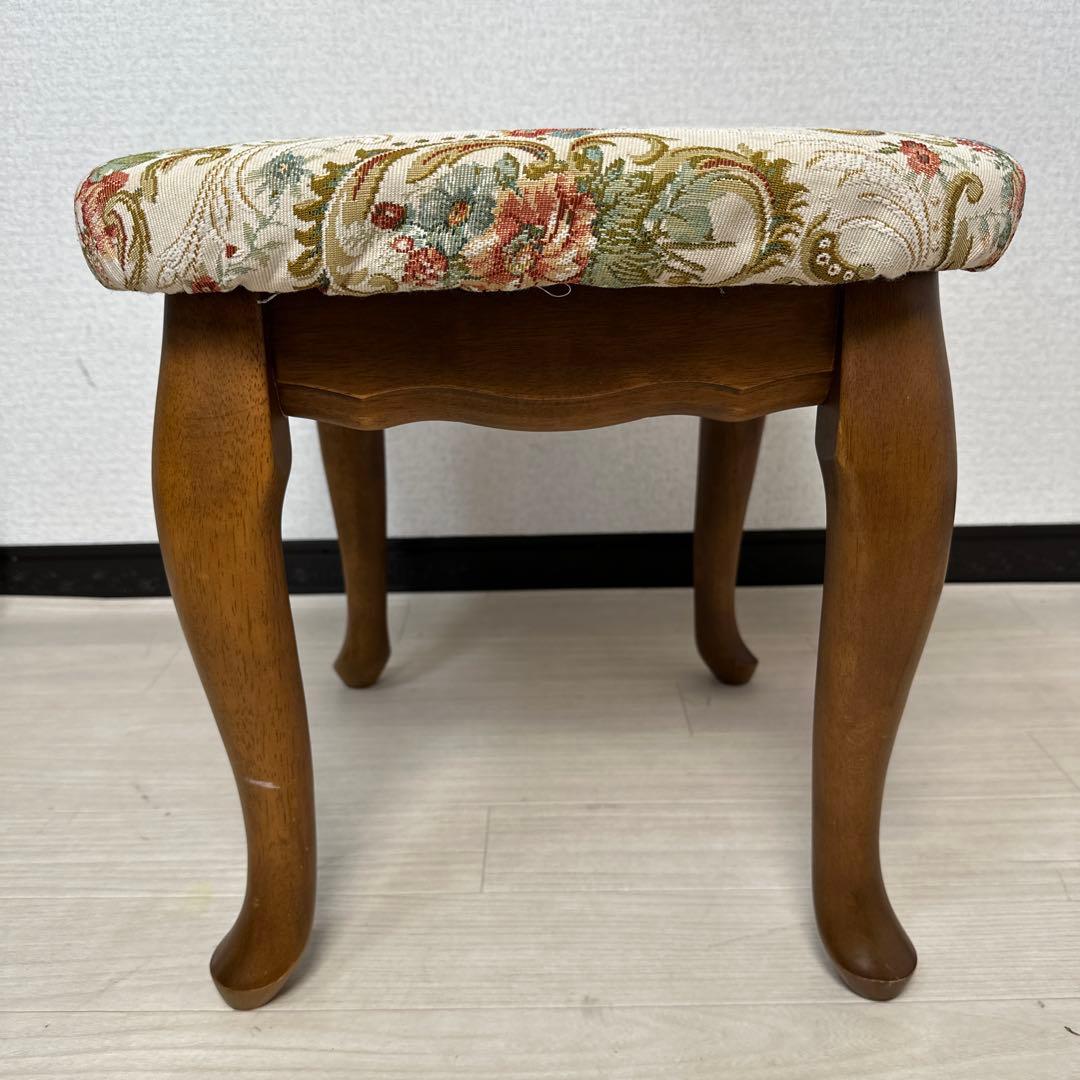 【展示品】ゴブラン織 花柄 スツール オットマン レトロモダン 猫脚 i4※