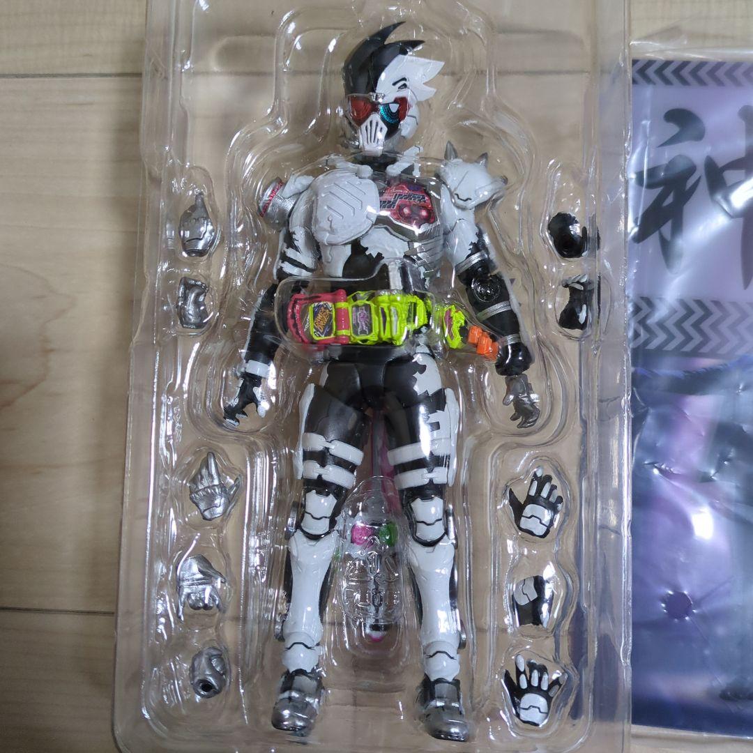 S.H.Figuarts 仮面ライダーゲンム 2体セット
