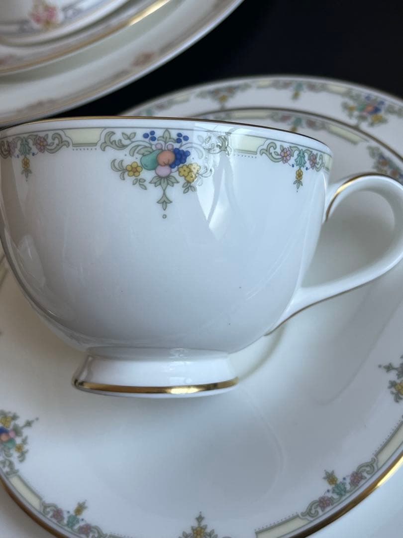 最終値下げ英国製ロイヤルドルトン 花柄違い 6セット 未使用品