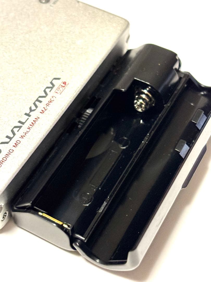 SONY MDレコーダー MZ-R900 動作品 乾電池ケース付き①