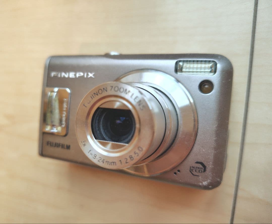 FUJIFILM FinePixF31fd②コンパクトデジタルカメラ富士フィルム