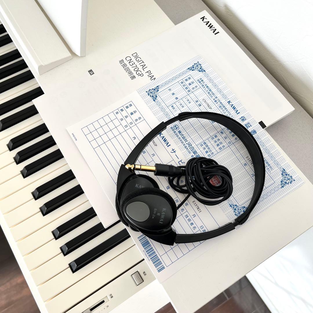 送料込み！【美品】KAWAI CN370GP電子ピアノ 88鍵 カワイ ホワイト