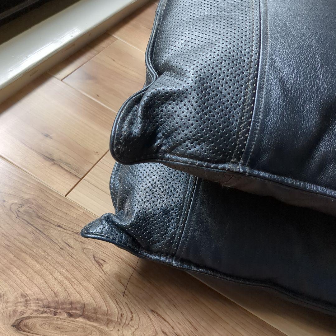 ベンツレザークッション✕2