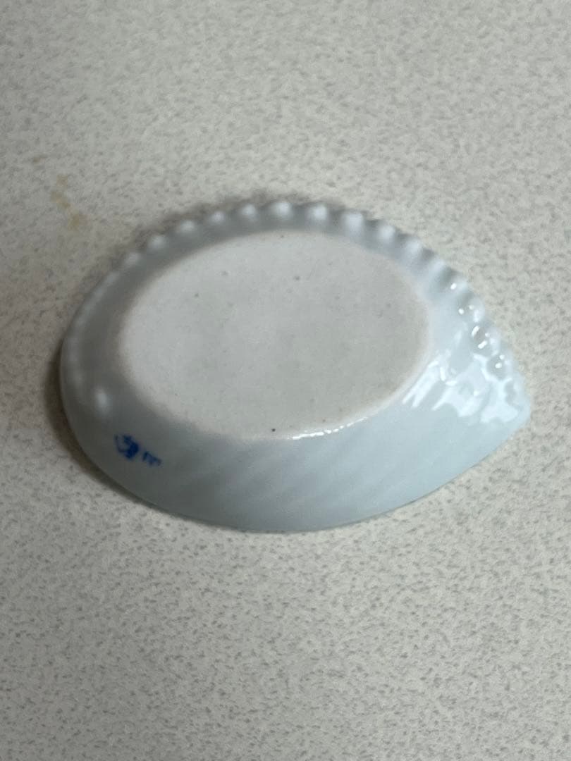 小皿　染付磁器　鮑形　幹山