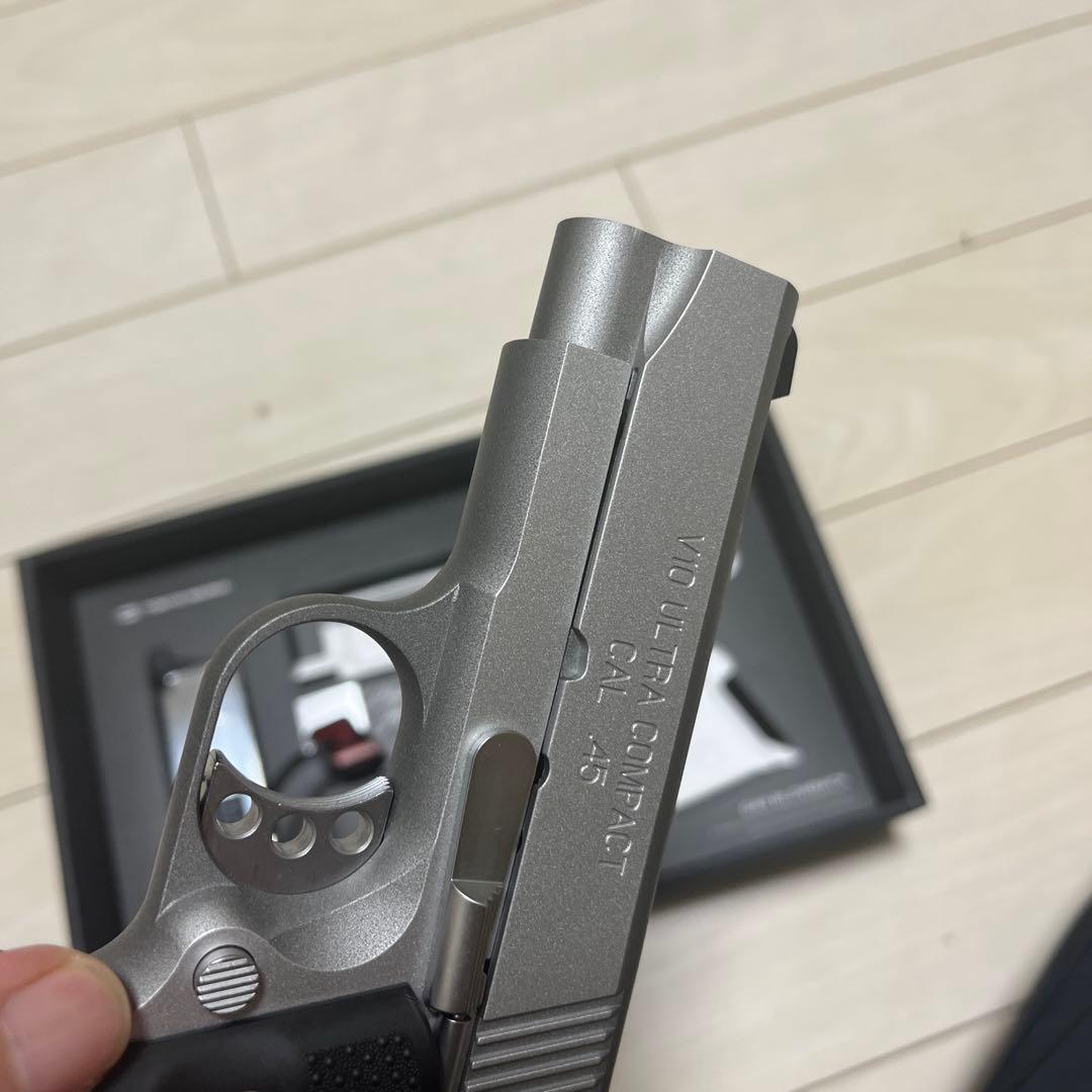 東京マルイ V10 ウルトラコンパクト 18歳以上 ガスブローバック