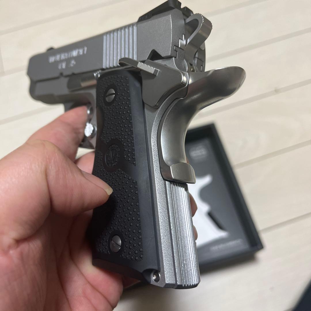 東京マルイ V10 ウルトラコンパクト 18歳以上 ガスブローバック