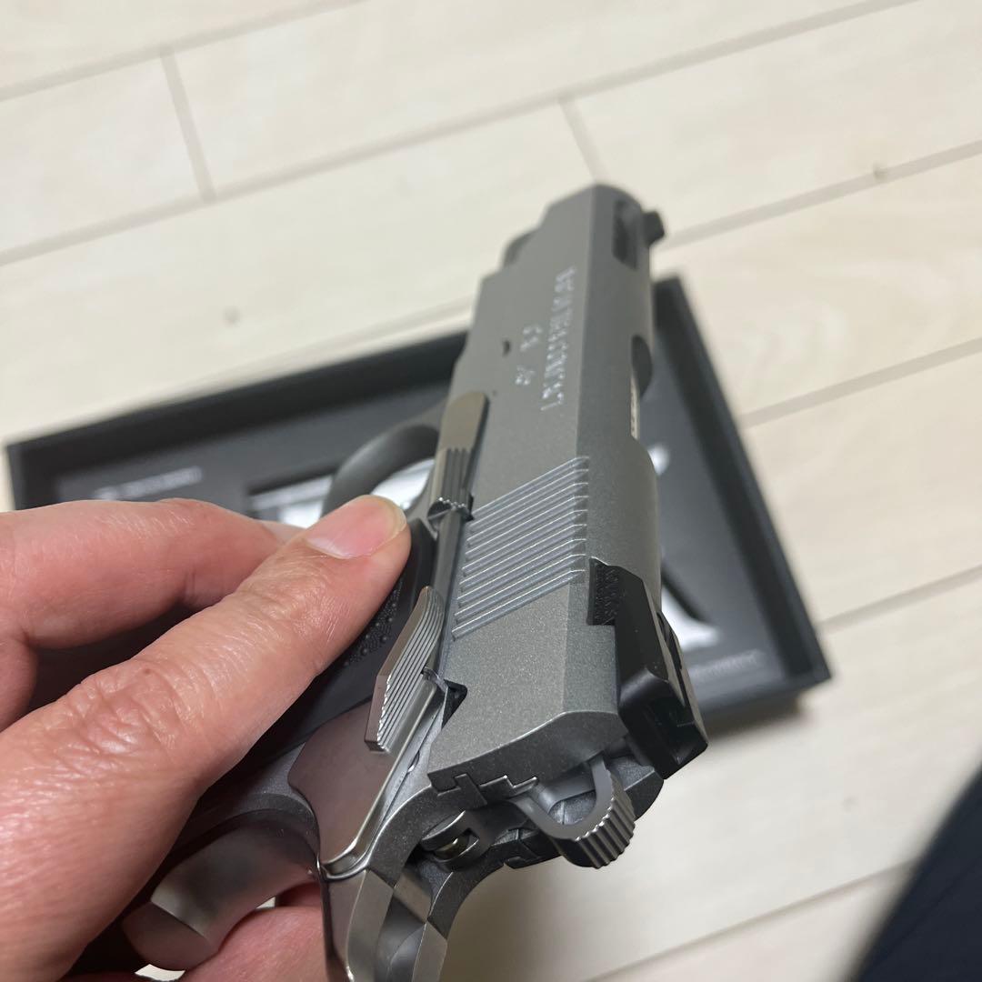 東京マルイ V10 ウルトラコンパクト 18歳以上 ガスブローバック