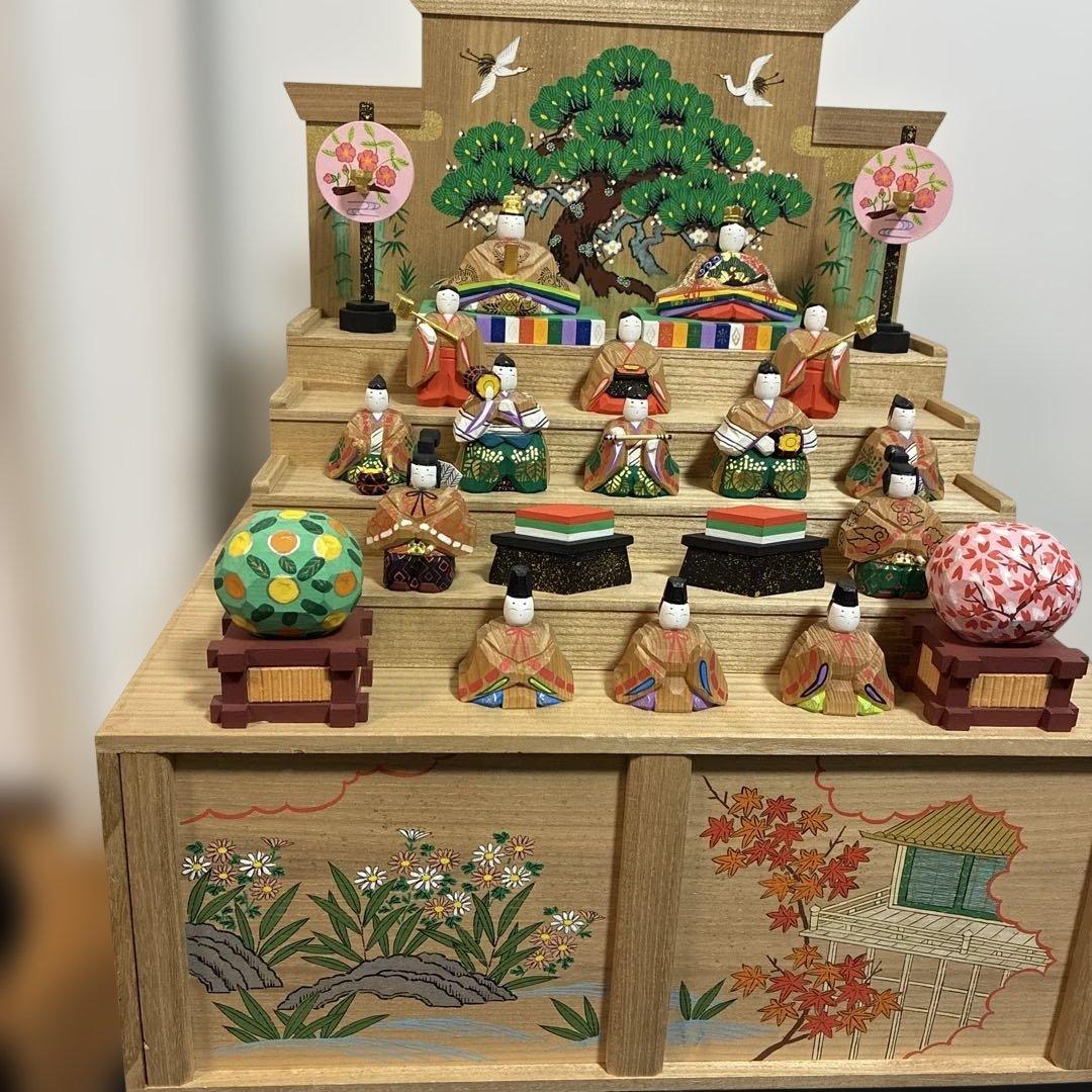 伝統的な川口神泉作、木製雛人形セット