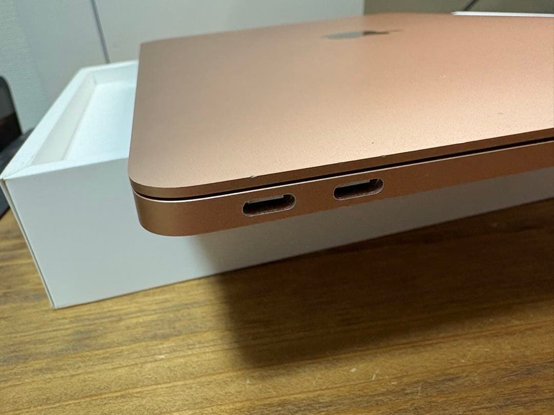 MacBook Air 2020 M1 8GB 256GBバッテリー容量94%