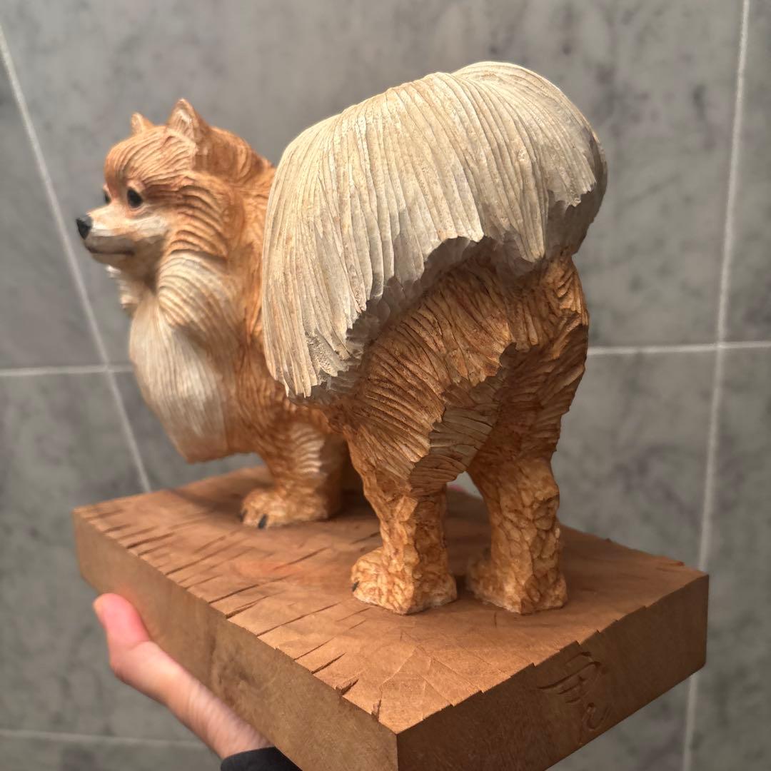 作家さんによる瞳が生きているように美しく、リアル過ぎる一刀彫のポメラニアン