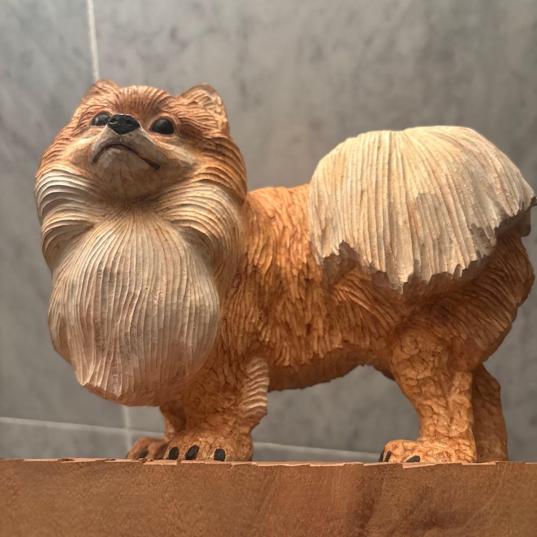 作家さんによる瞳が生きているように美しく、リアル過ぎる一刀彫のポメラニアン