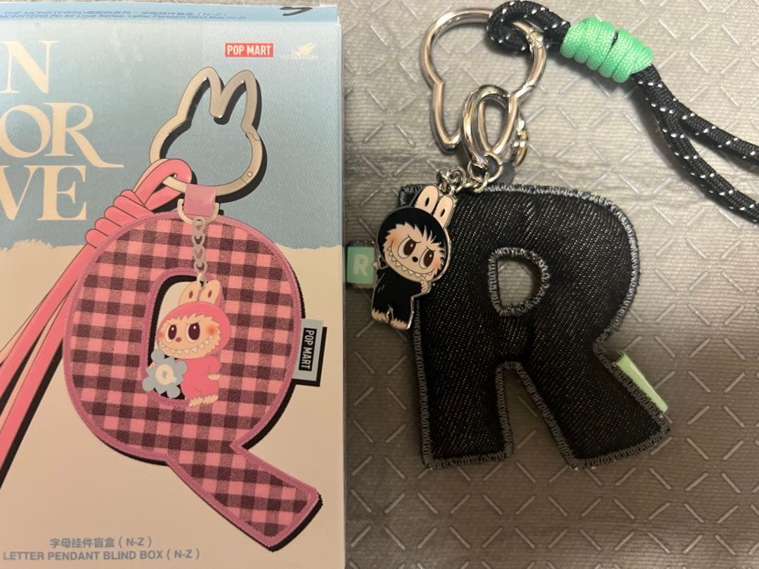 ストラップ LABUBU PIN FOR LOVE R