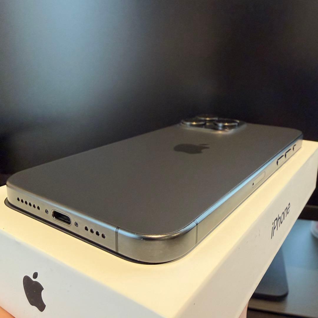 iPhone 15 Pro Max ブラック 256GB SIMフリー