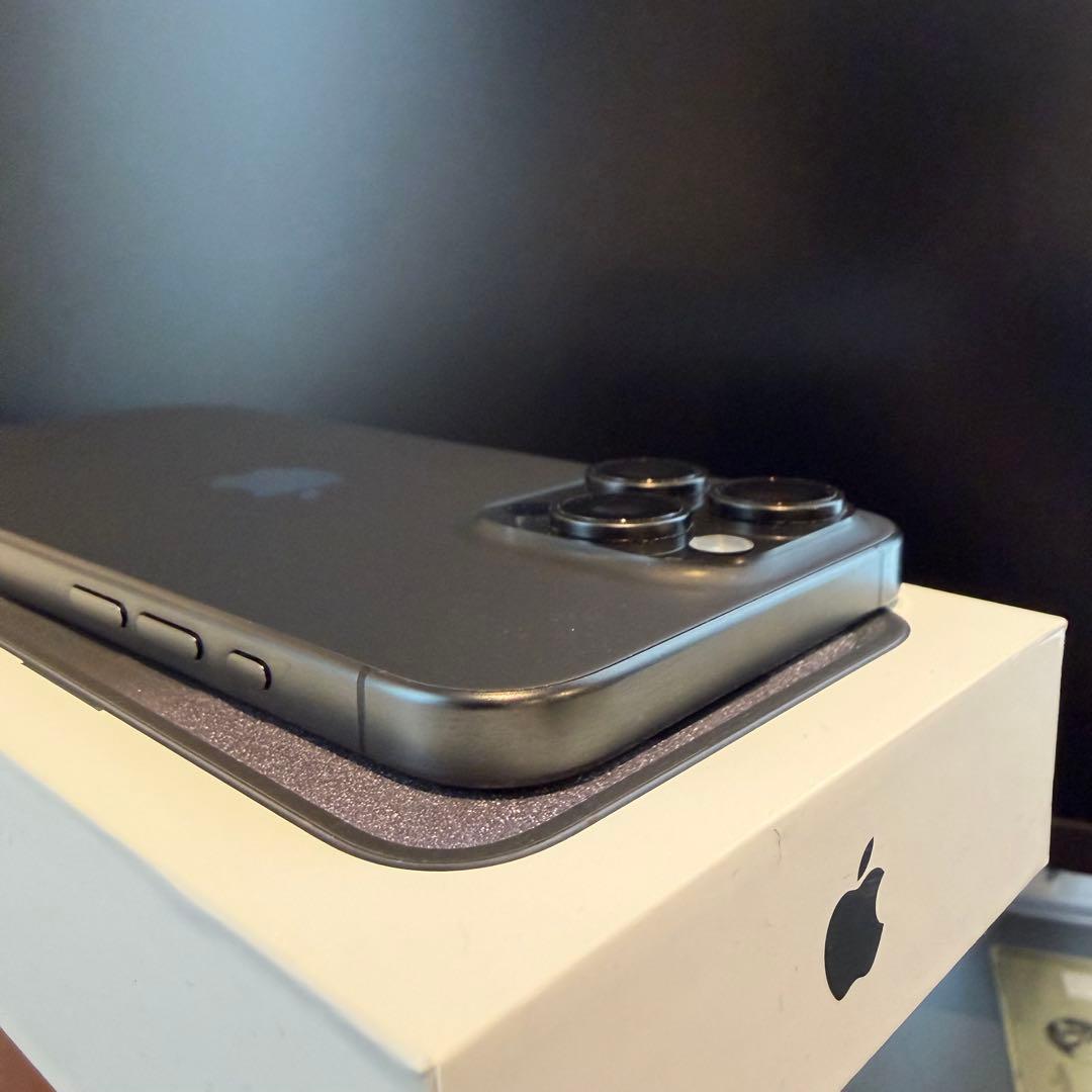 iPhone 15 Pro Max ブラック 256GB SIMフリー