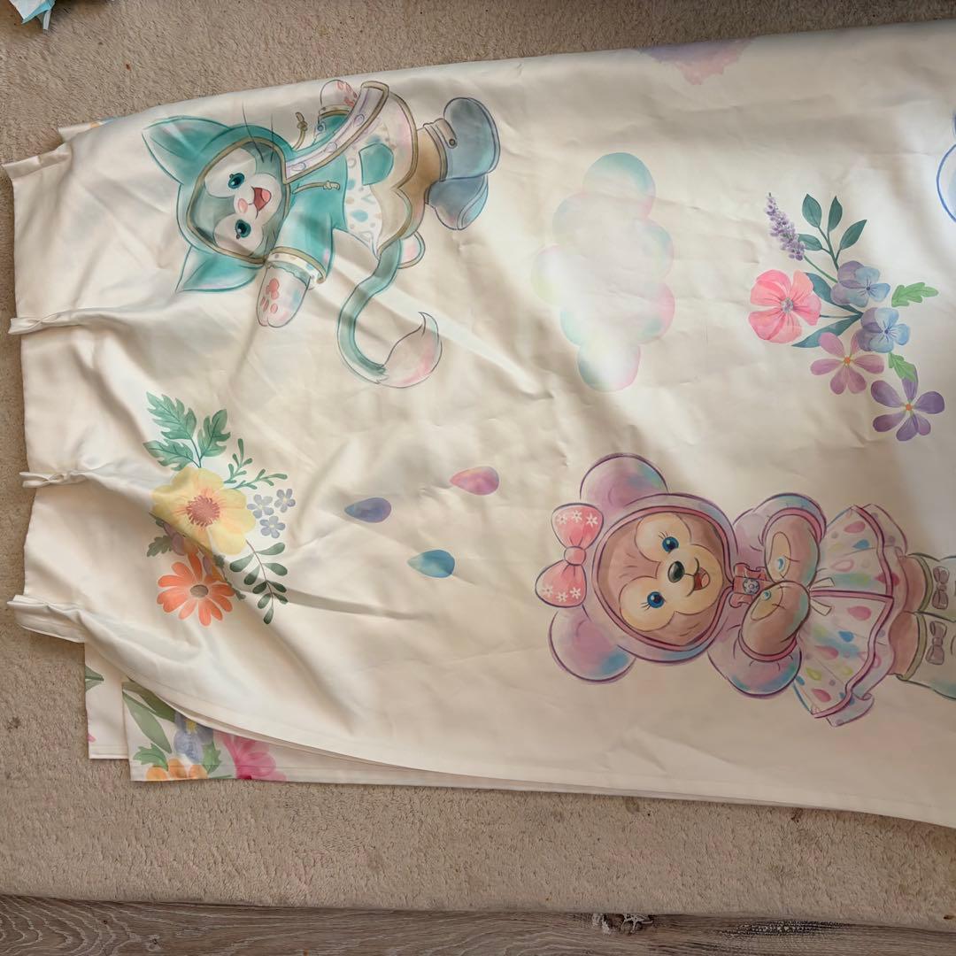 ディズニーリゾート　ビューティフルレイニーデイズ　カーテン　ダッフィー