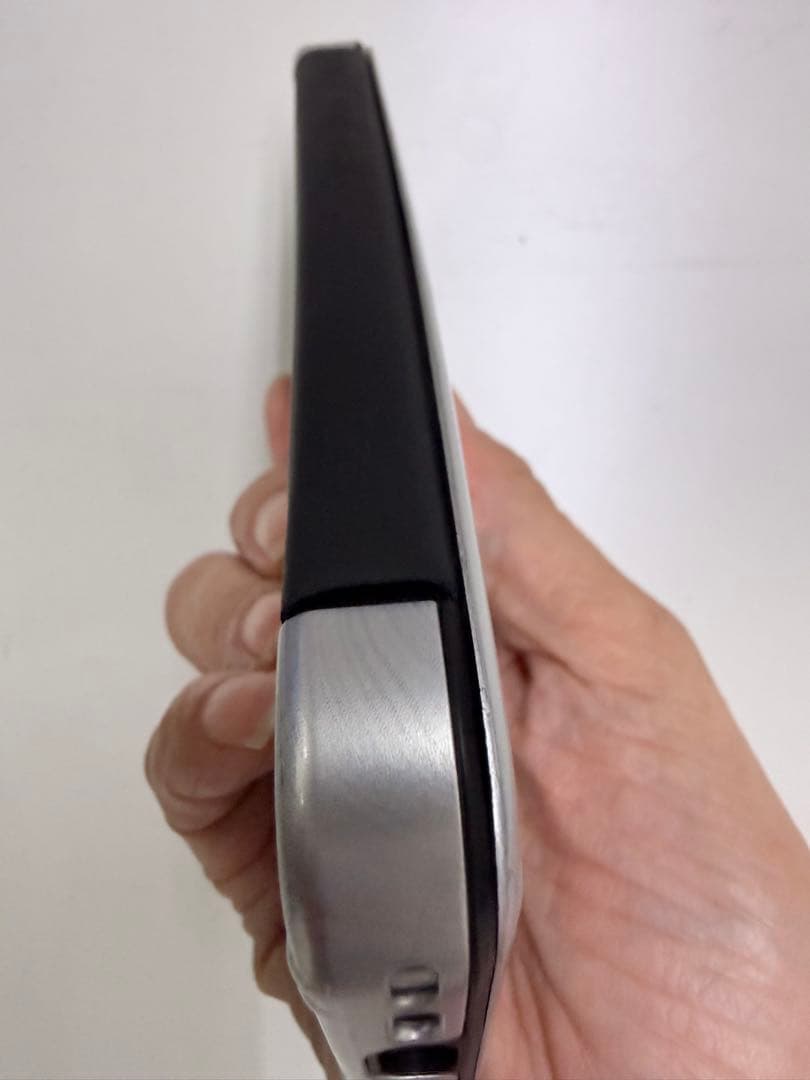 ZERO HALLIBURTON iPhone15Pro用手帳型ケース シルバー